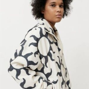 Urban Outfitters Olivia Sun Printed Cozy Jacket Size Medium